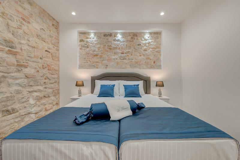 Le Premier Luxury Rooms Split Luaran gambar